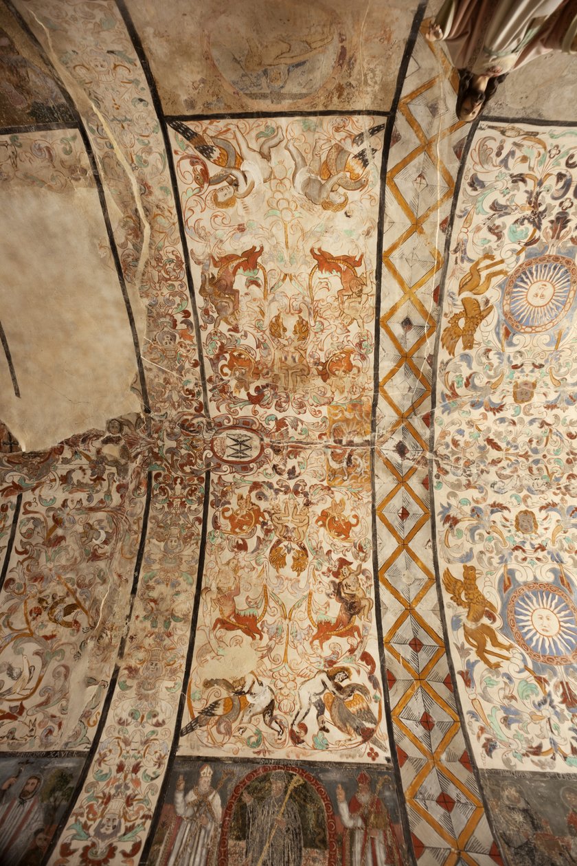 Iglesia parroquial (Església de la Mare de Déu de Solers). Interior. La nave, los techos. Pinturas murales. Siglo XVI (?) de French School