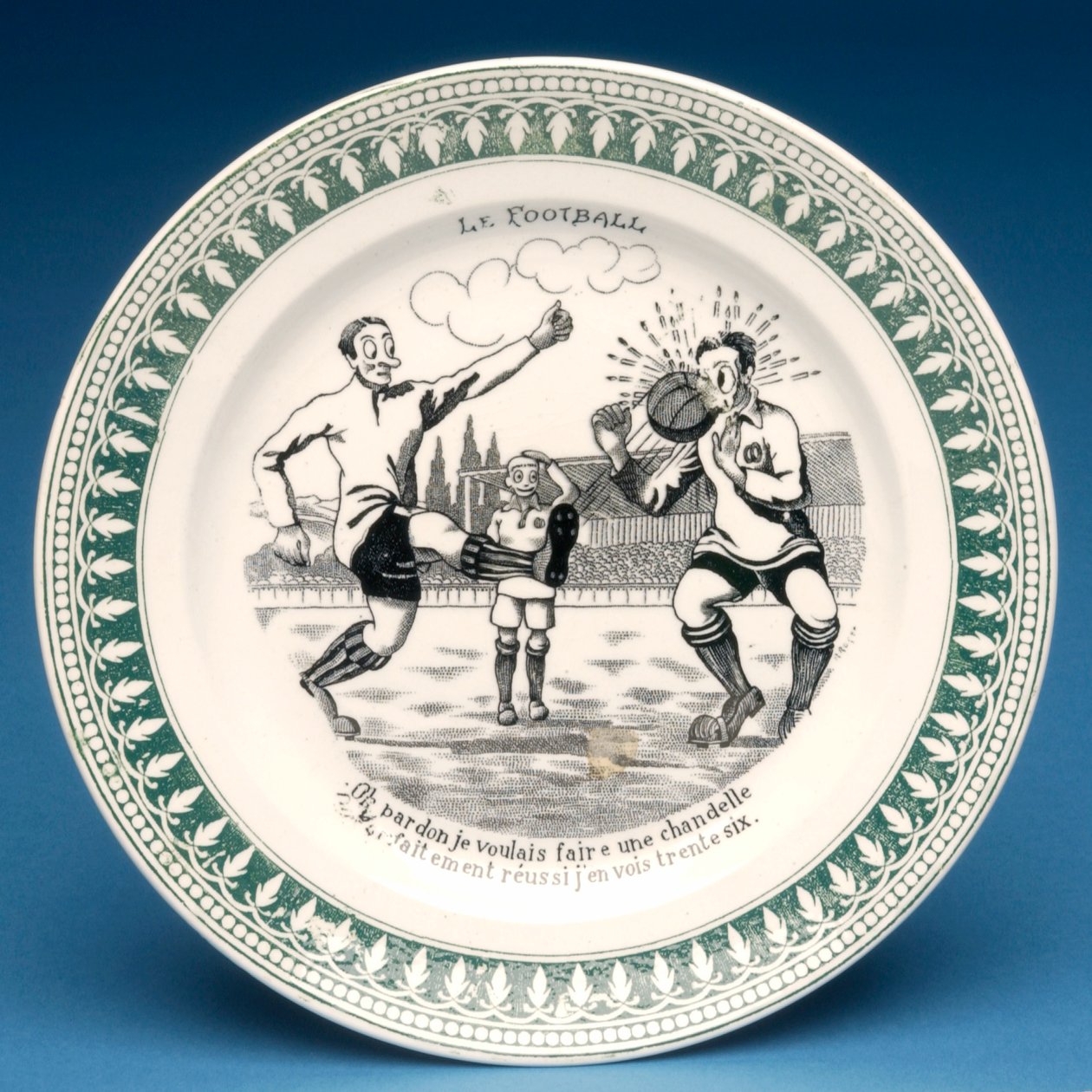 Plato con escena de fútbol de French School