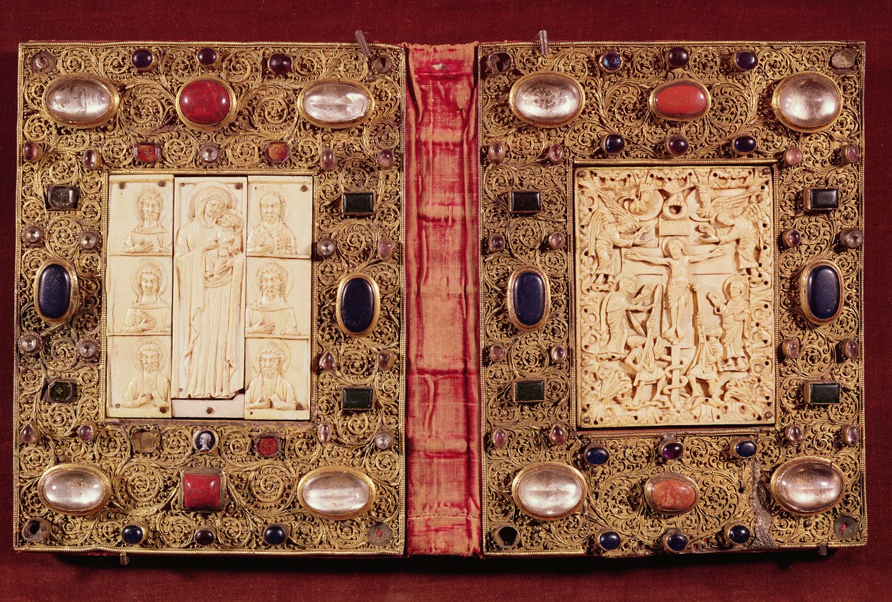 Placa relicario que representa a la Virgen y el Niño con Santos y la Crucifixión de French School
