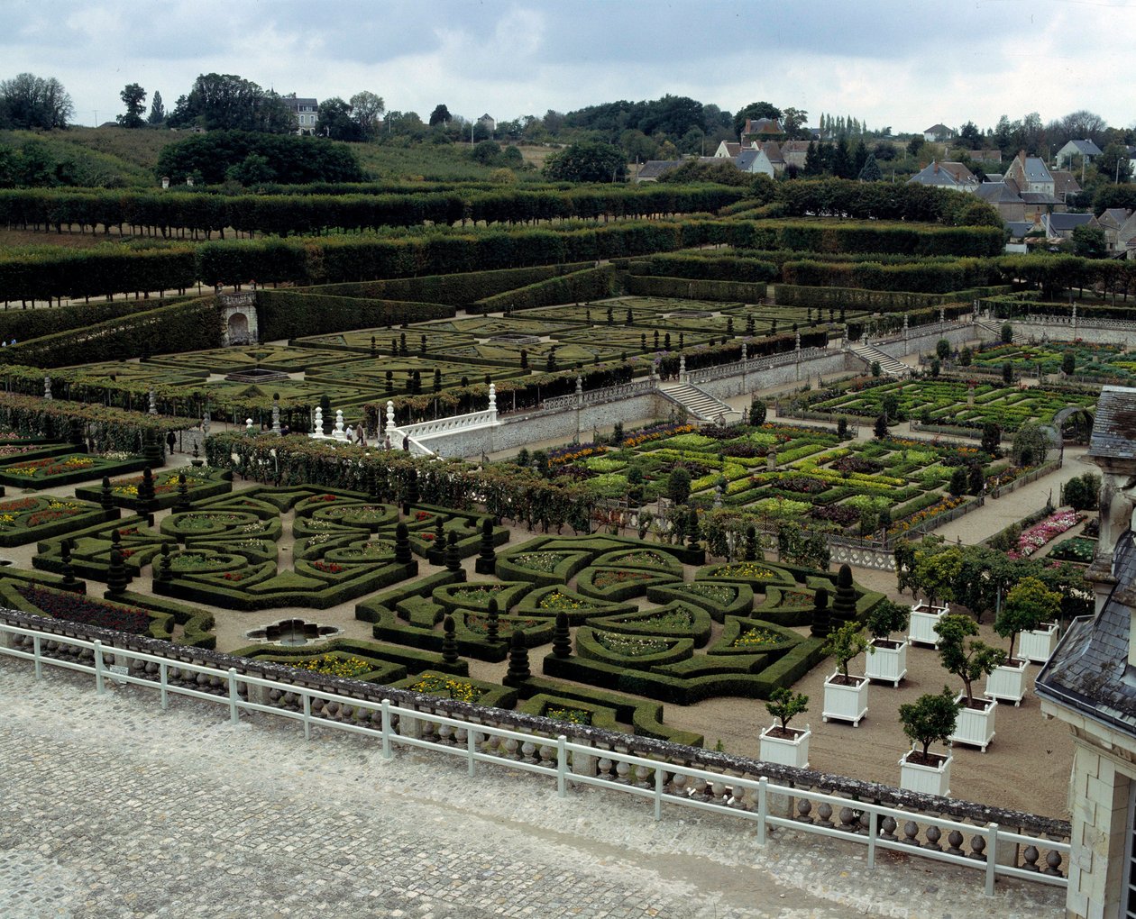 Arquitectura renacentista: vista de los jardines del Château de Villandry de French School