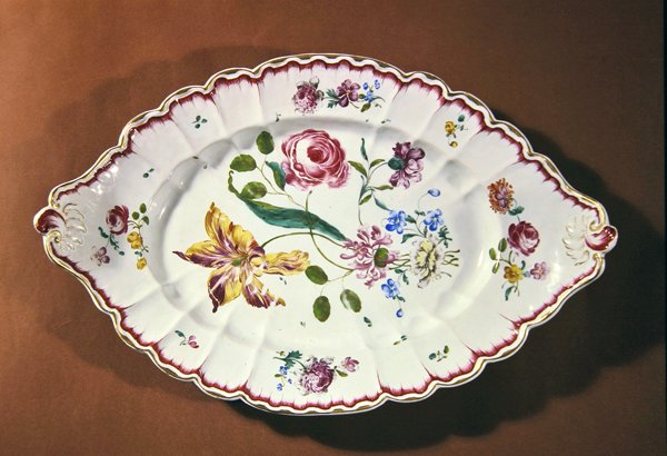 Plato de servicio para una sopera de French School