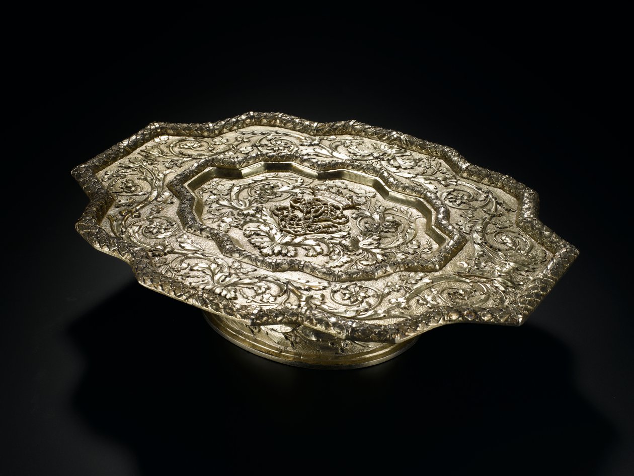 Bandeja de plata dorada de contorno moldeado, del servicio de tocador Lennoxlove, propiedad de Frances Teresa Stewart, Duquesa de Richmond y Lennox: Francés, París, 1666 - 1667 de French School