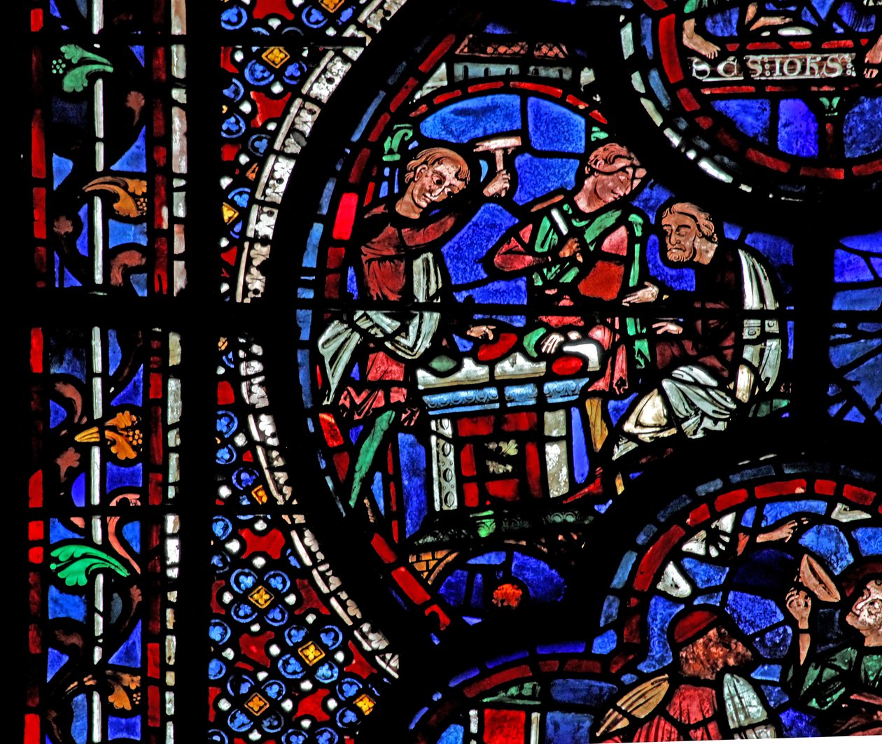 La ventana de San Juan: dos hombres rompen algunas gemas de French School