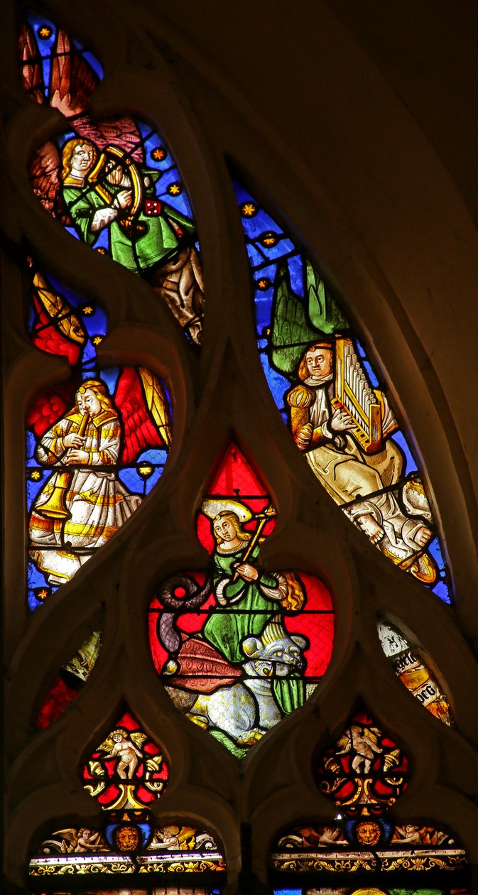 Santa Margarita y ángeles musicales con arpa, trompeta y órgano de French School