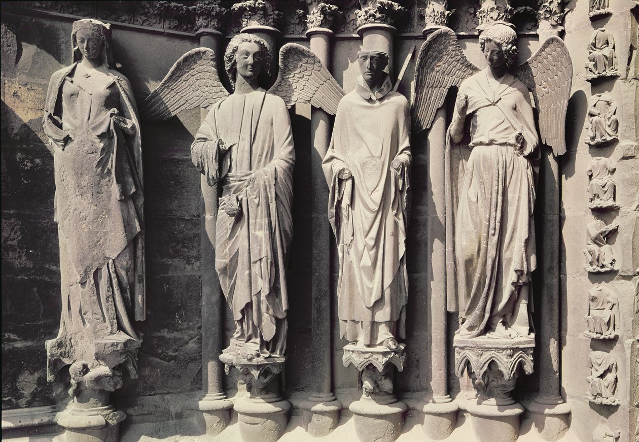 San Nicasio con ángeles, figuras del parteluz del portal oeste de French School