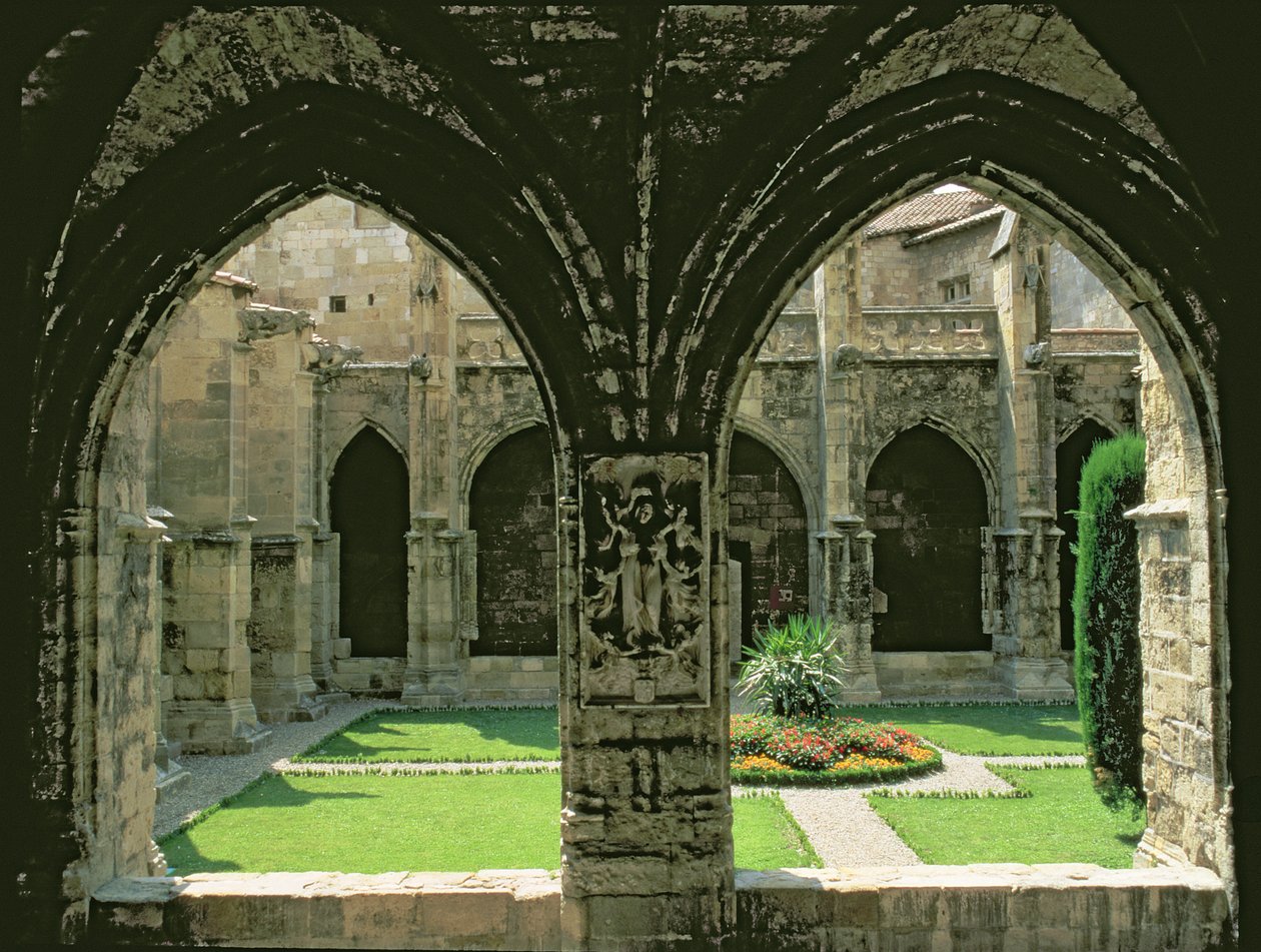 El jardín del claustro, visto desde una de las galerías, 1272-1340 de French School