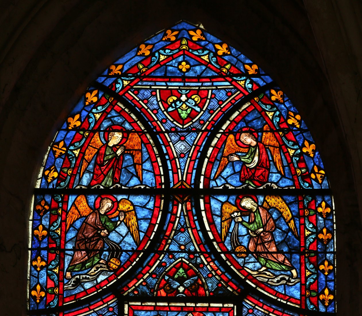 La ventana de la Muerte y Glorificación de la Virgen María - sección superior de French School
