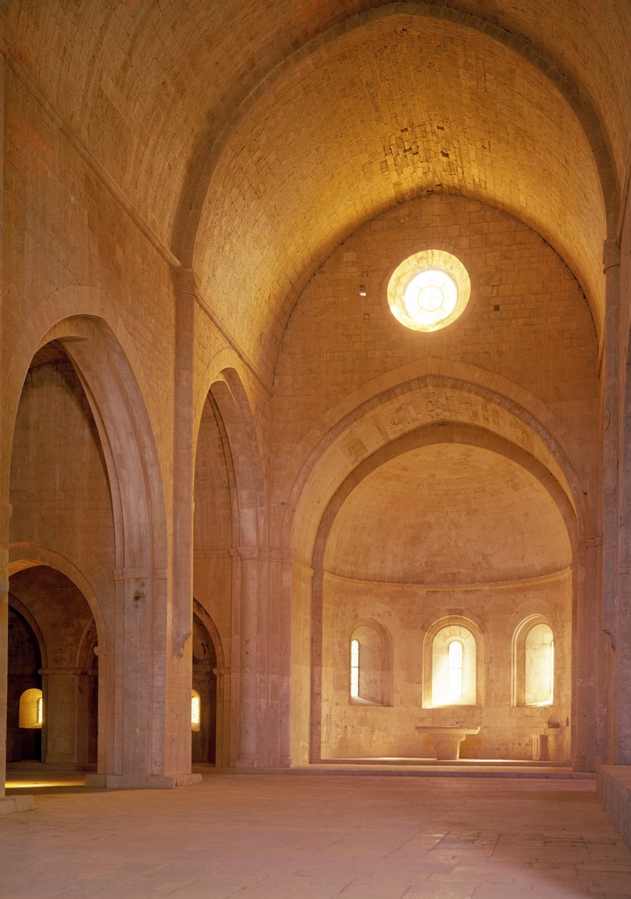 La nave de la abadía cisterciense, fundada en 1146 de French School