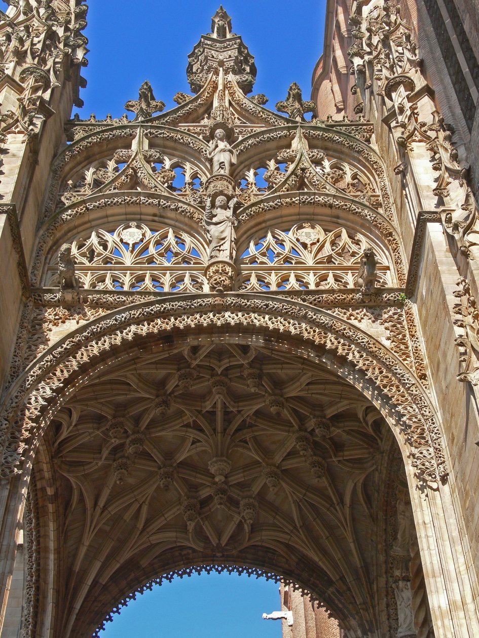 Tracería sobre la puerta sur de French School