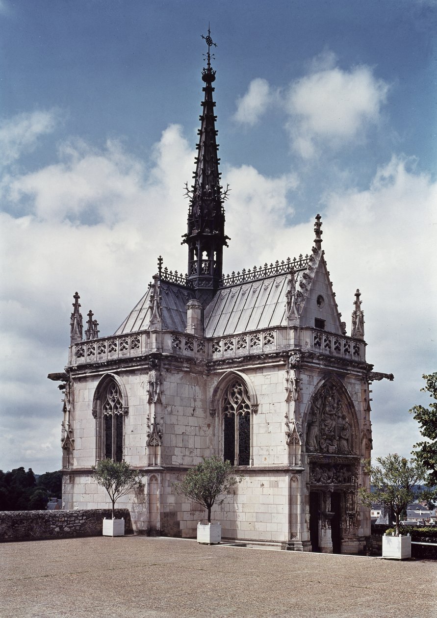Vista de la Capilla Saint-Hubert del Chateau Amboise, terminada en 1493 de French School
