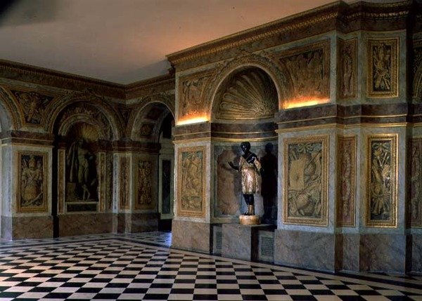 Vista de la Sala de los Hocquetons (Sala de los Arqueros) de French School