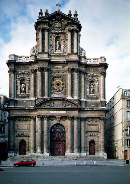 Vista de la fachada oeste de French School