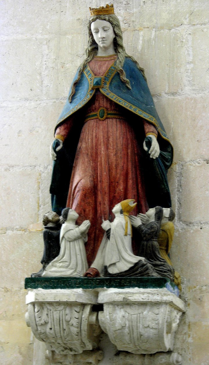 Virgen Protegiendo al Clero de French School