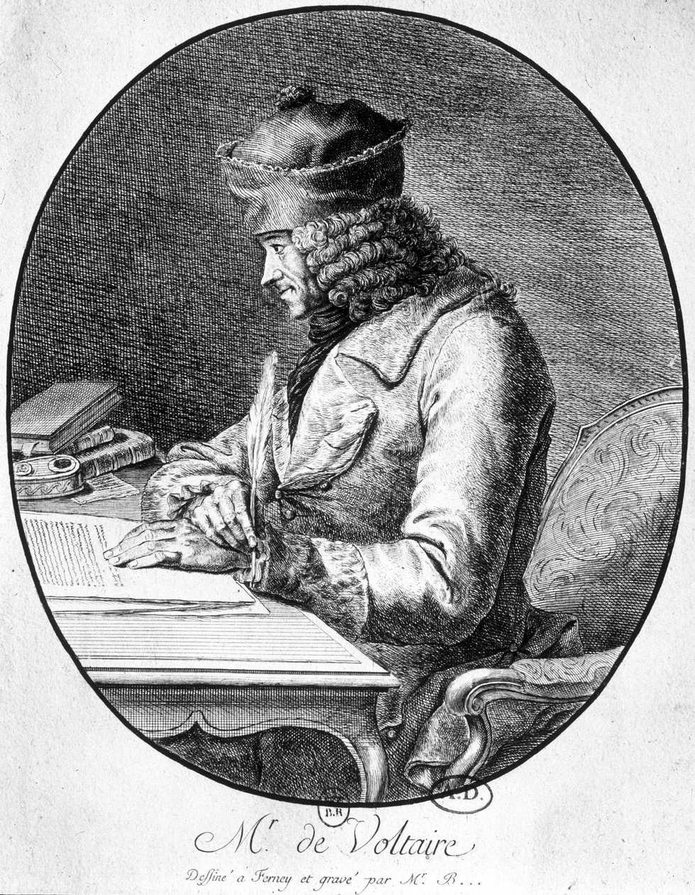 Voltaire en su mesa de trabajo de French School