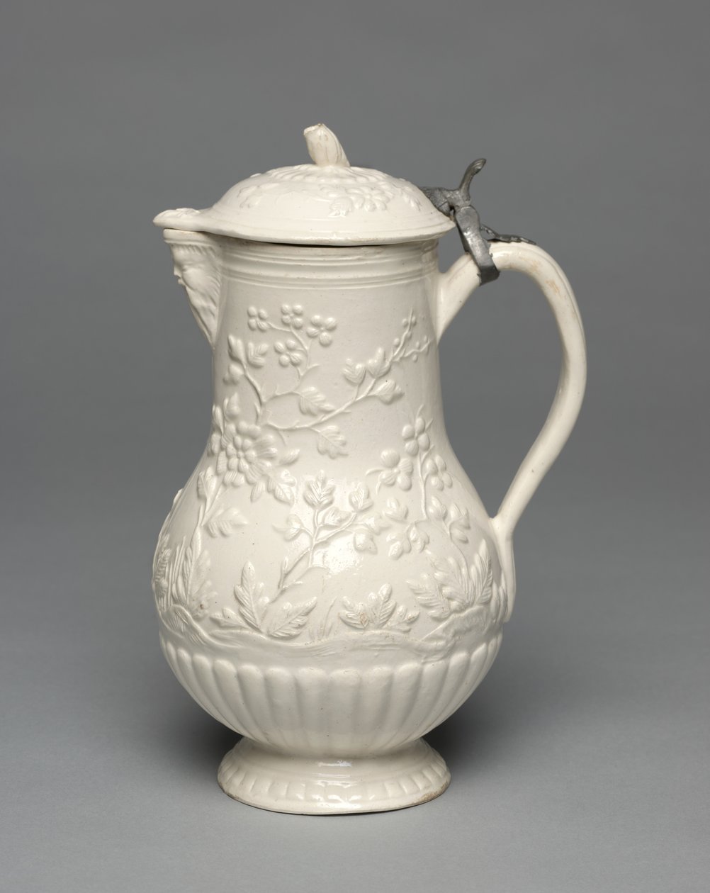 Jarra de agua, fabricada por la Fábrica de Pont-aux-Choux, c.1770 de French School