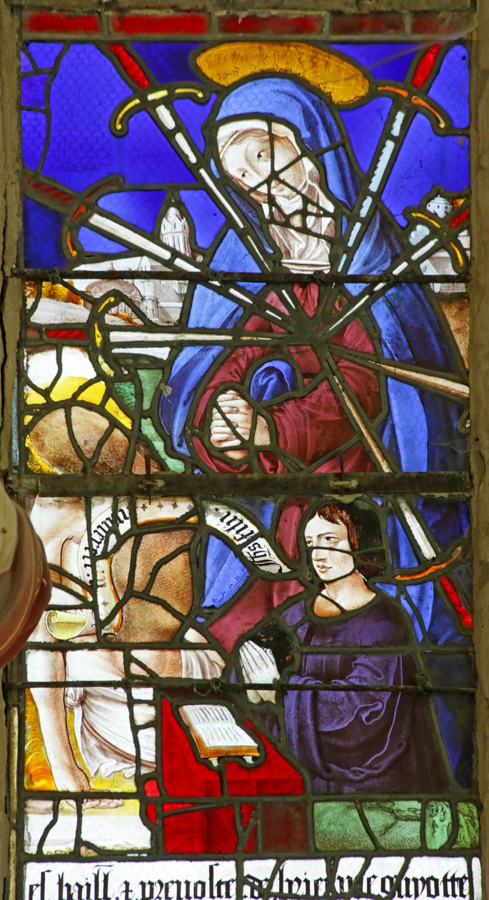 Ventana que representa a la Virgen de los Siete Dolores (vidriera) de French School