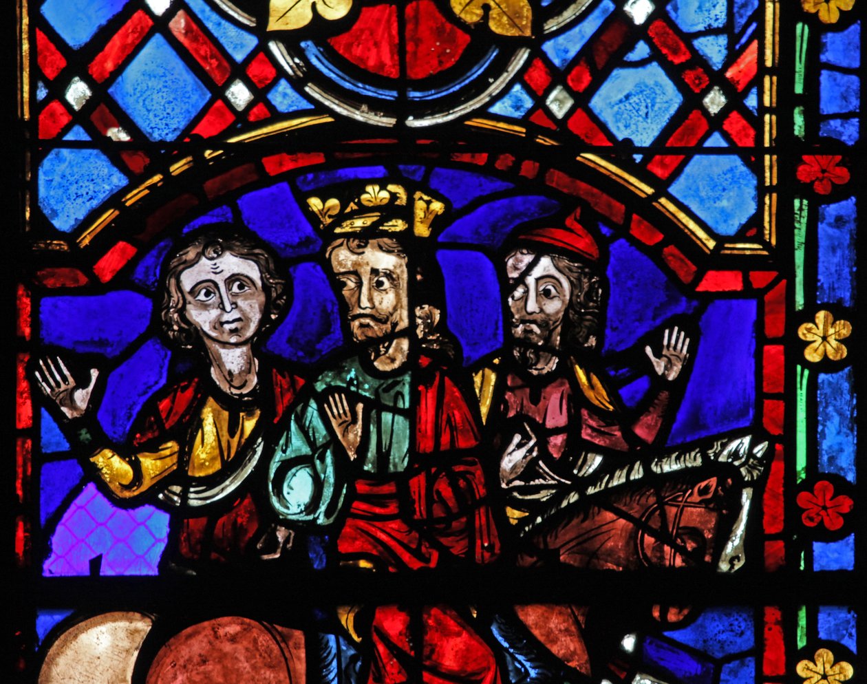 Ventana w04 que representa rostros medievales de French School