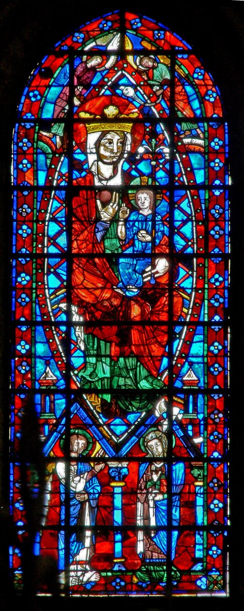 Ventana w100 que representa a la Virgen y el Niño; la Anunciación de French School