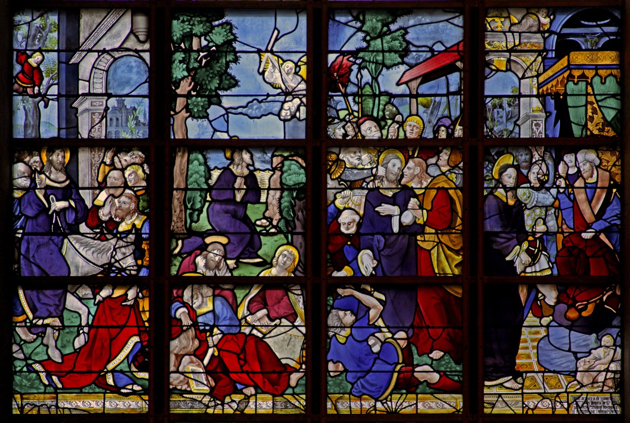 Ventana w10 que representa 4 escenas: la Entrada en Jerusalén, en Getsemaní, la Traición, Ante Caifás de French School