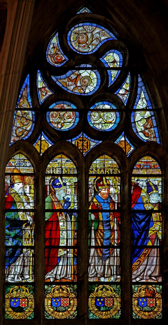 Ventana w201 que representa a San Marceau(?), San Remi, San Martín y San Denis de French School