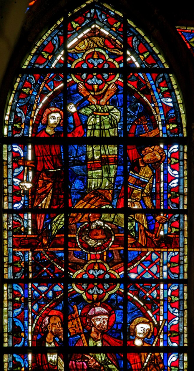 Ventana w204 que representa la crucifixión de San Pedro de French School