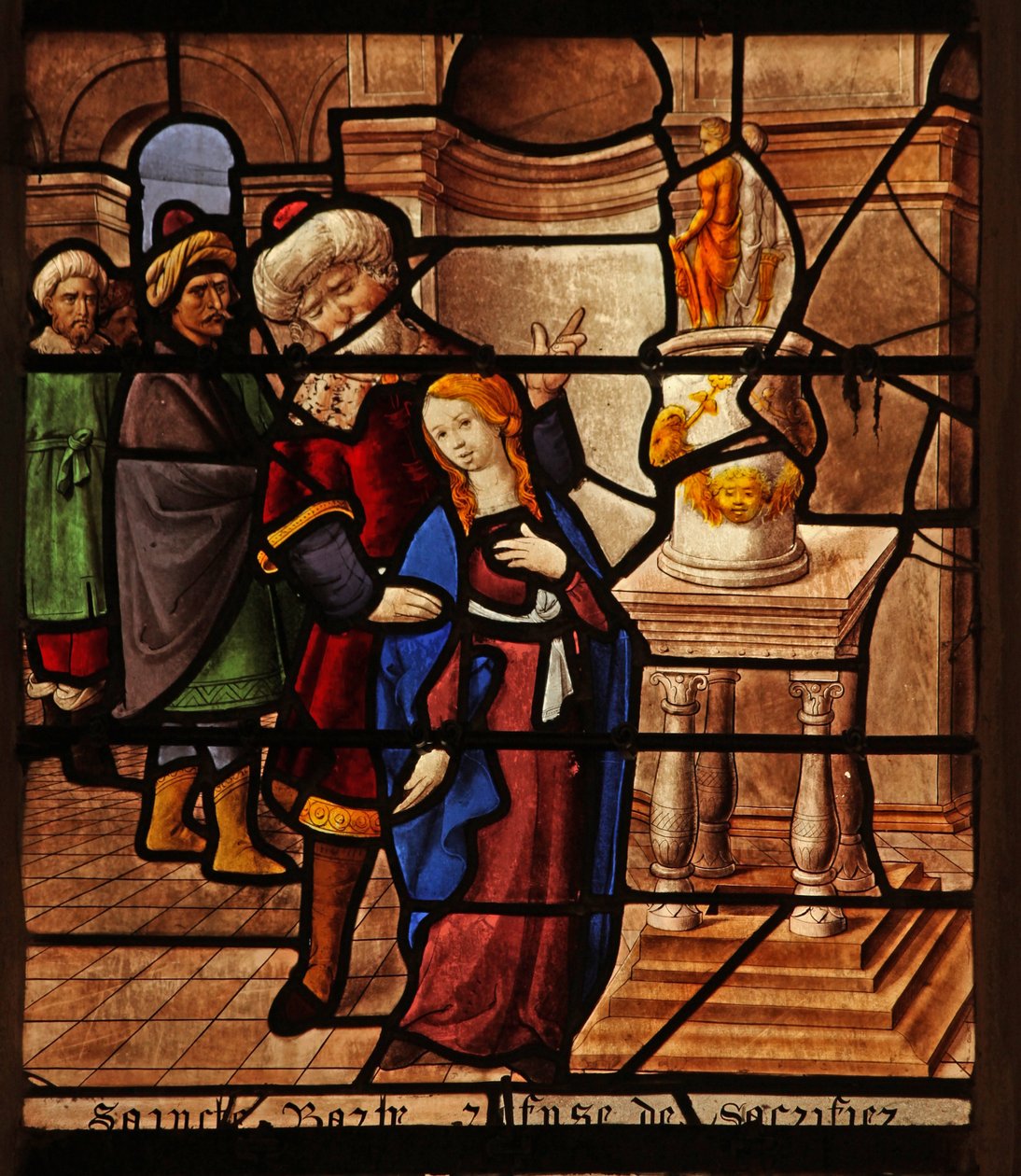 Ventana w29 que representa a Santa Bárbara negándose a sacrificar a los ídolos de French School