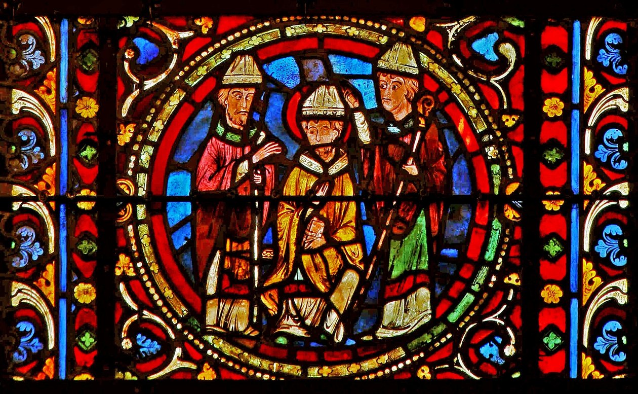 Ventana w2 que representa a San Germán entronizado como Obispo de París de French School