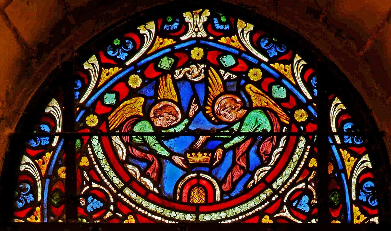 Ventana w2 que representa a los ángeles recibiendo el alma de San Germán de French School