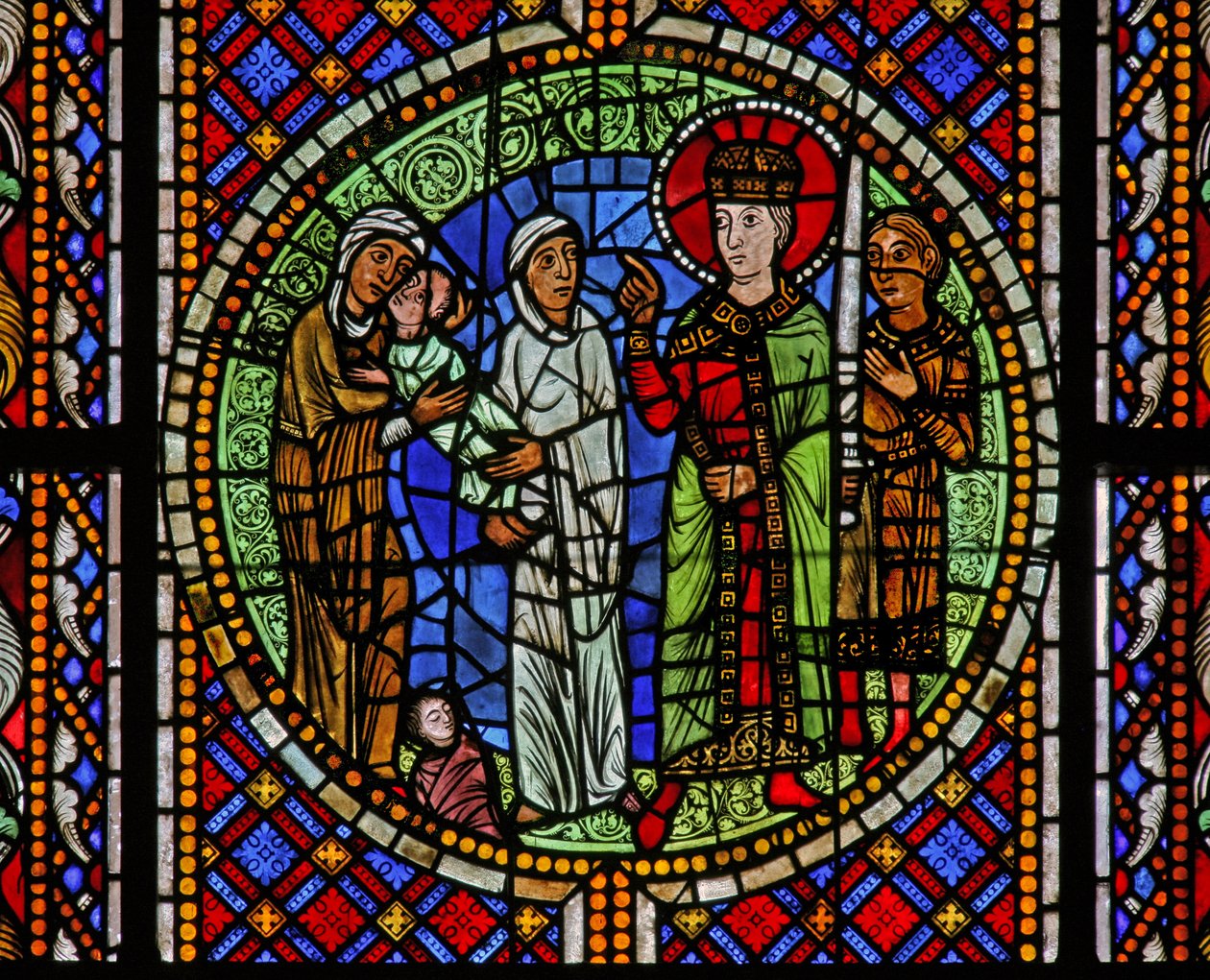 Ventana w3 que representa a Salomón otorgando el niño a la verdadera madre de French School