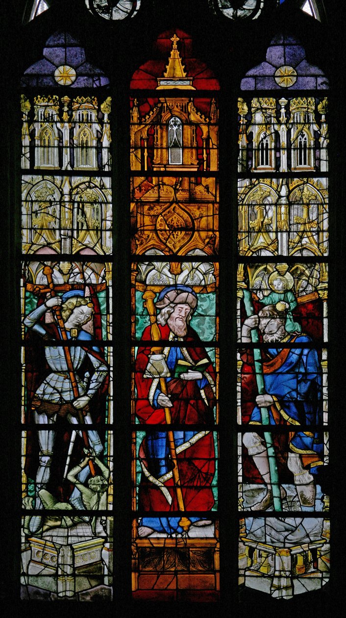 Ventana w8 que representa a San Miguel, Santiago y San Cristóbal de French School