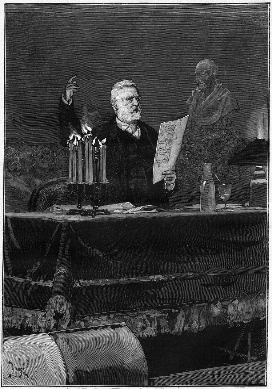 El escritor Victor Hugo (1802-1885) hablando con motivo del centenario de la muerte de Voltaire, famoso en el Théâtre de la Gaîté en París el 30 de mayo de 1878. Grabado en "Le Monde Illustré" n°1106 del 8 de junio de 1878. de French School