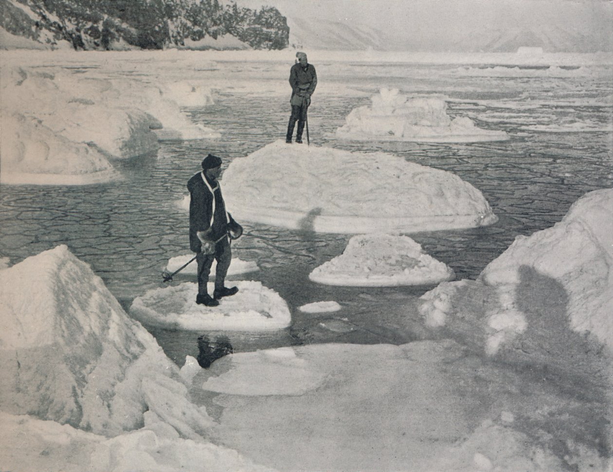Campbell y Priestley a la deriva en hielo de panqueque, 1912, 1913 de G. Murray Levick