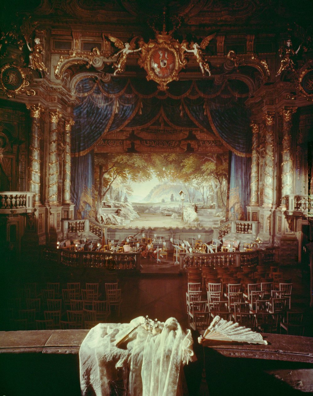 Vista desde un palco del teatro de la ópera Markgravine ... de G. and Carlo Galli Bibiena