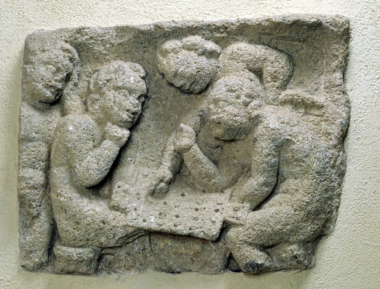 Putti jugando a latronculi (piedras) de Gallo Roman