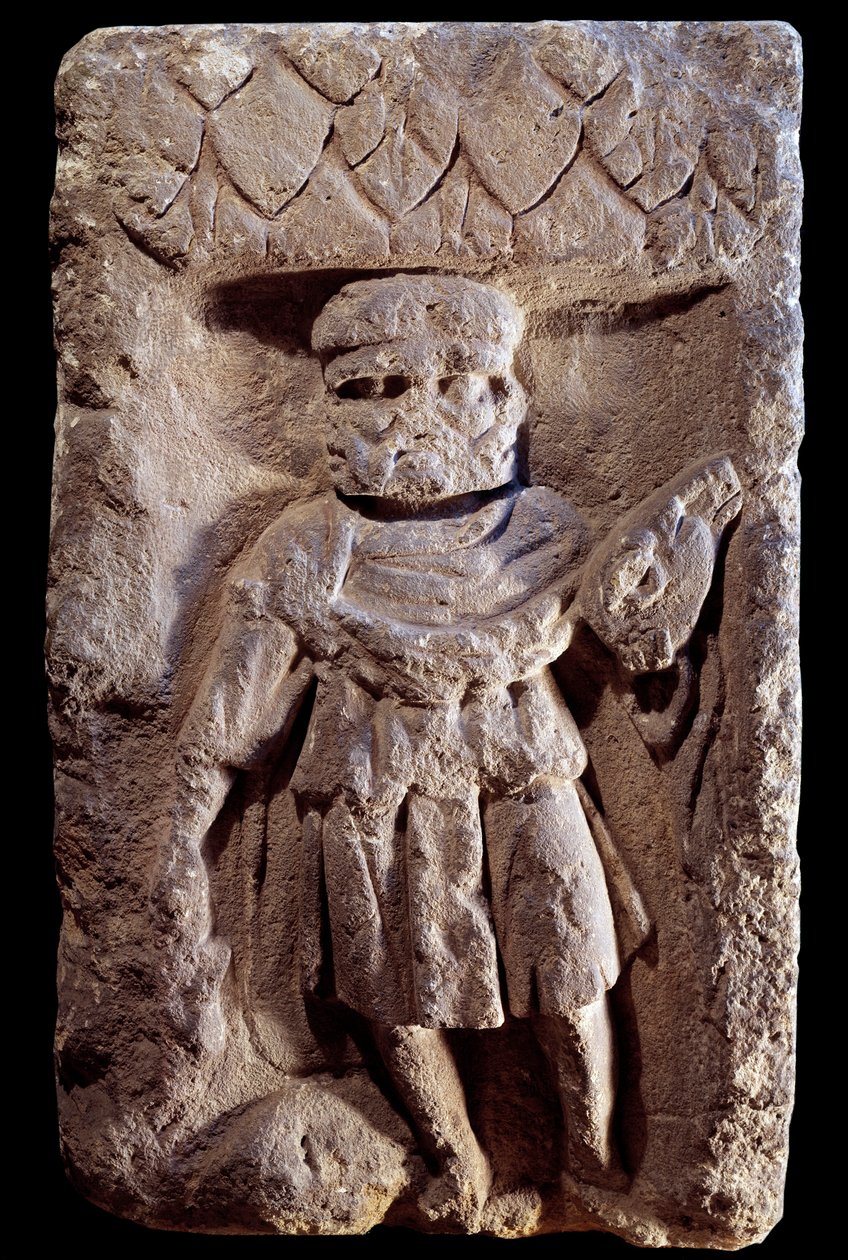 Arte Galo-Romano: divinidades tricefálicas o Mercurio con tres cabezas. Relieve en piedra. Siglo I a.C. - siglo V d.C. de Gallo Roman