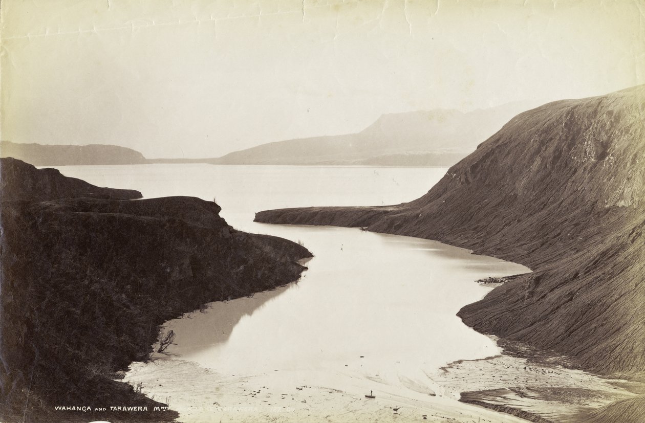 Montañas Wahanga y Tarawera, desde el lago Tarawera, octubre 1886 de George Dobson Valentine