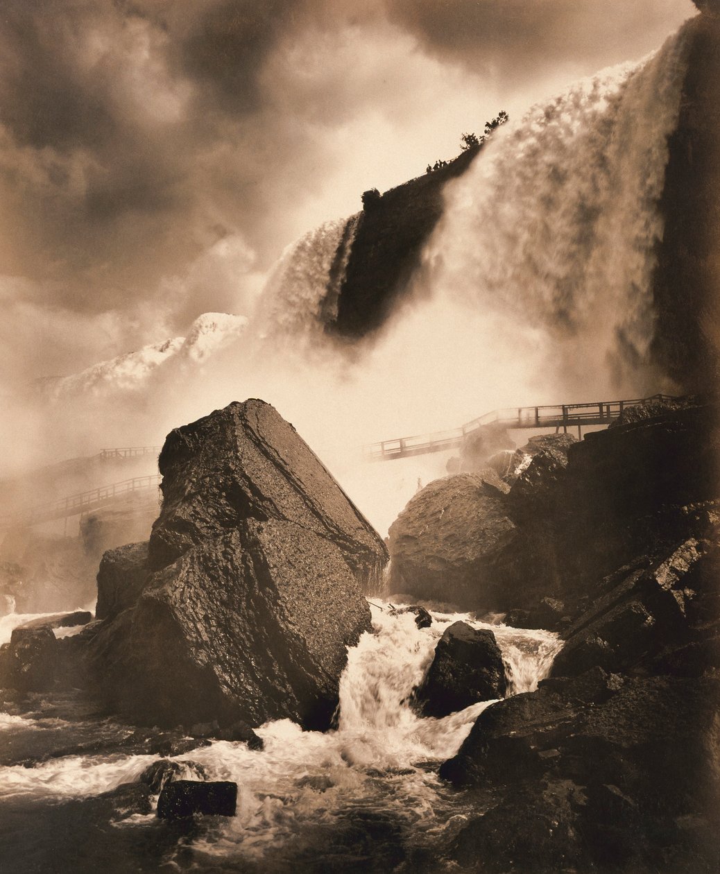 Niágara en verano, desde abajo de George Barker