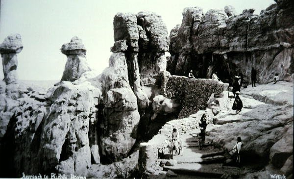 El acercamiento a Pueblo Acoma, Nuevo México de George Benjamin (Ben) Wittick