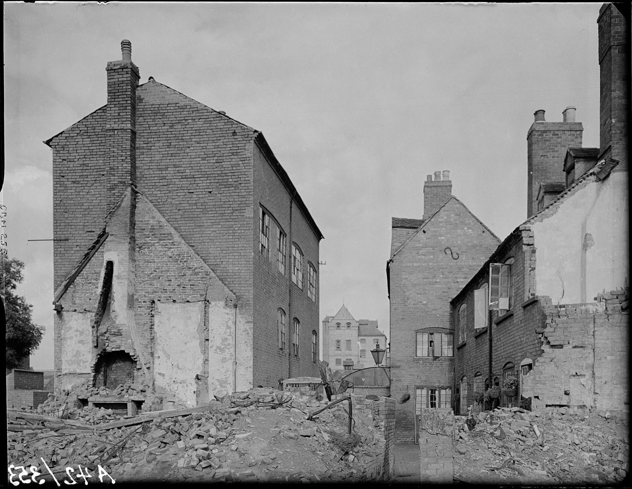 Corte 16, Little Park Street, Coventry, 1941 de George Bernard Mason