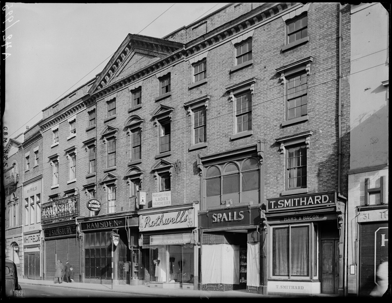Casa Devonshire, 36 Corn Market, Derby, 1942 de George Bernard Mason