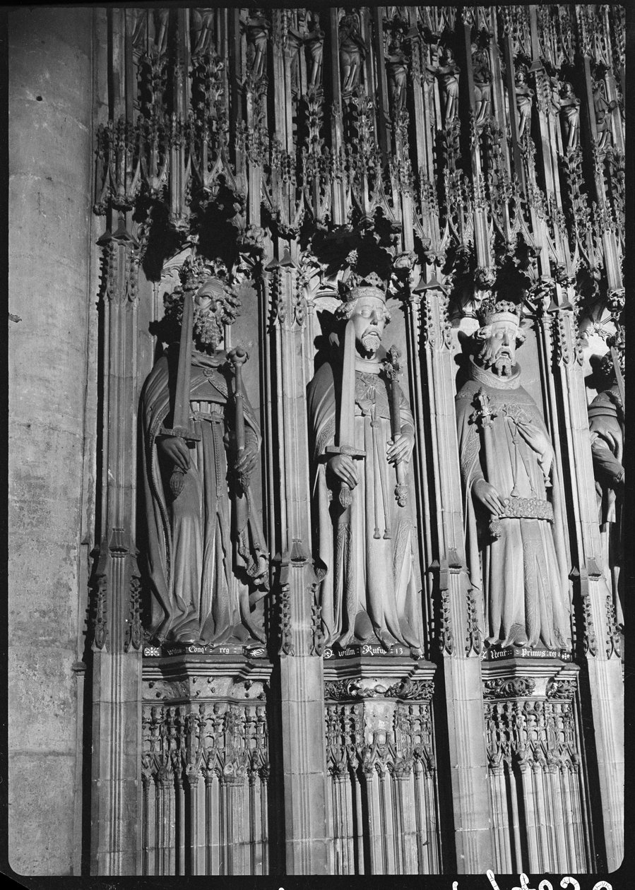 York Minster, Minster Yard, York de George Bernard Wood