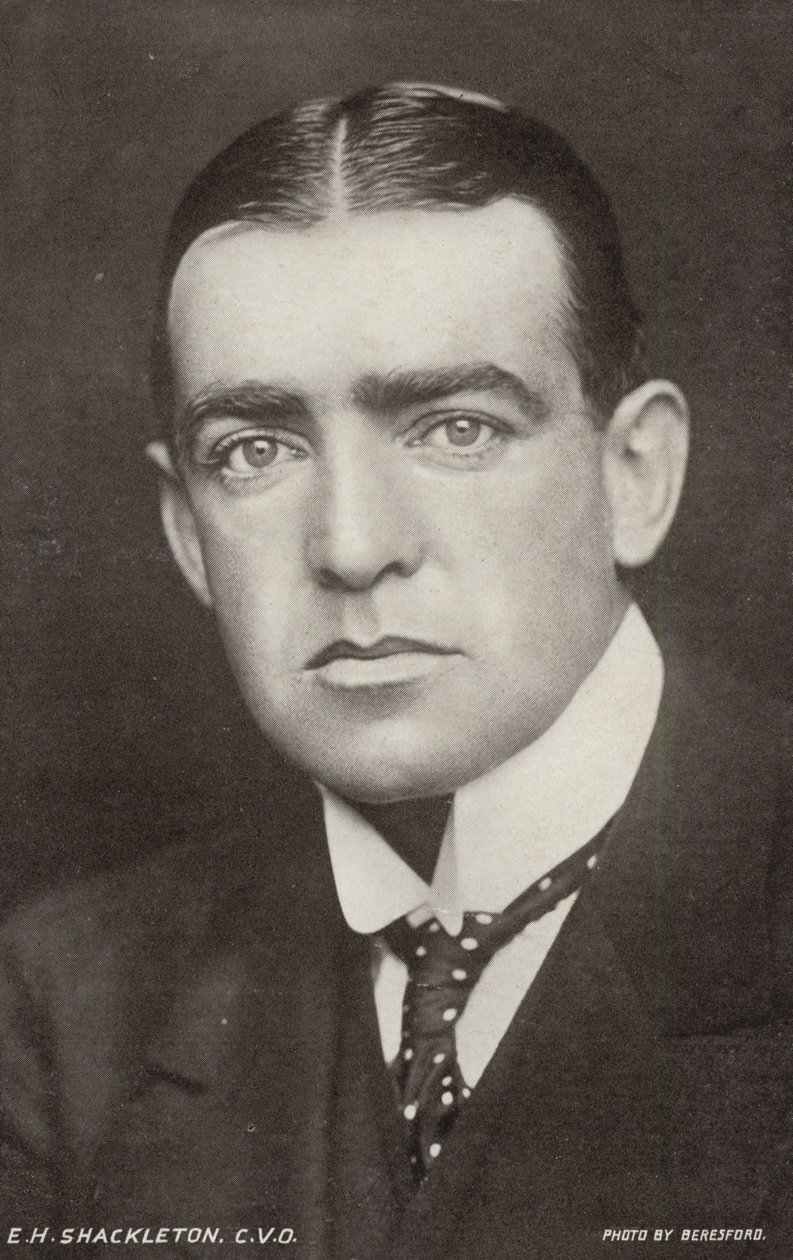 Ernest Shackleton (1874-1922), explorador antártico británico (foto b/n) de George Charles Beresford