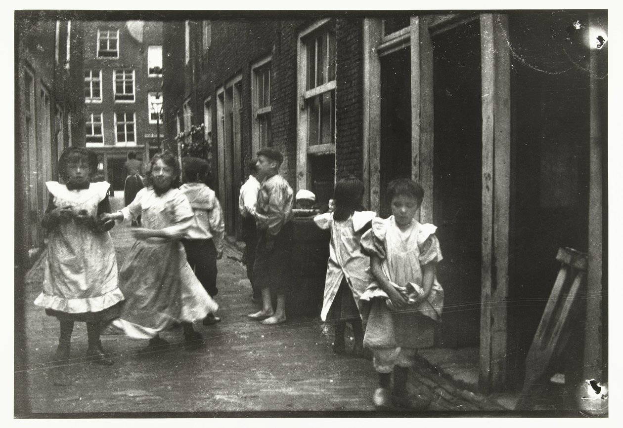 Niños jugando en una calle de George Hendrik Breitner
