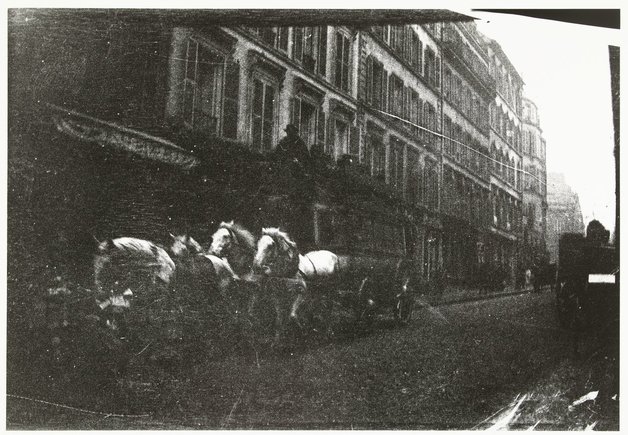 Vista de la calle con caballos y carruajes en París de George Hendrik Breitner