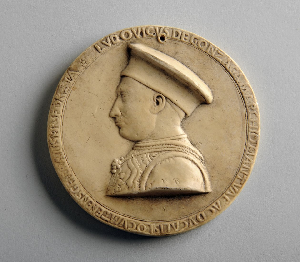 Medallón de yeso de George James Frampton