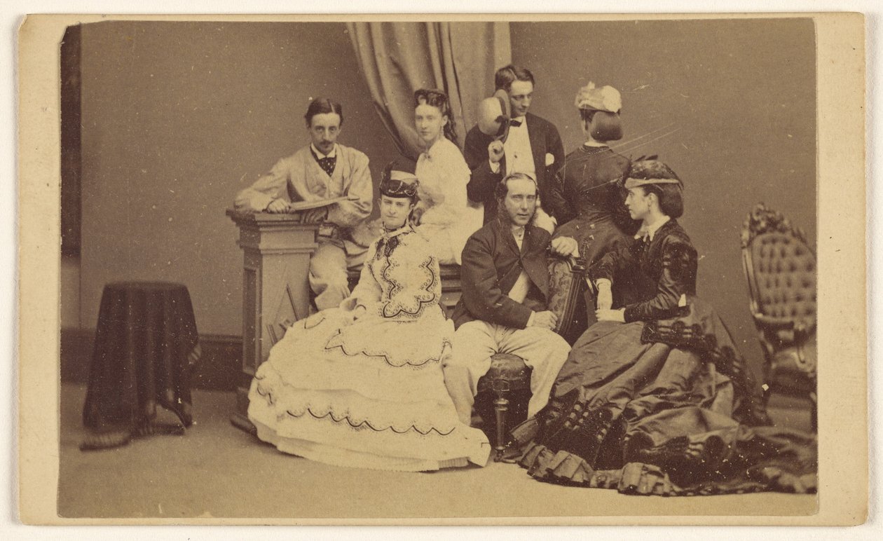[Retrato de un grupo no identificado: cuatro mujeres y tres hombres]. de George P. Critcherson