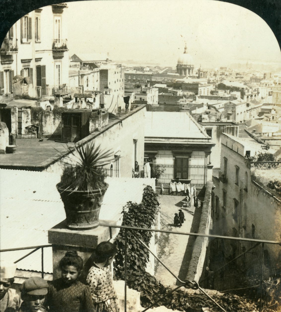 Desde las colinas de Nápoles, Italia, c1909 de George Rose