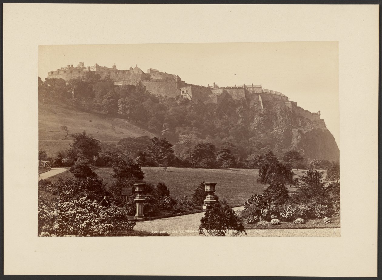 El Castillo de Edimburgo visto desde los jardines de West Princes St. de George Washington Wilson