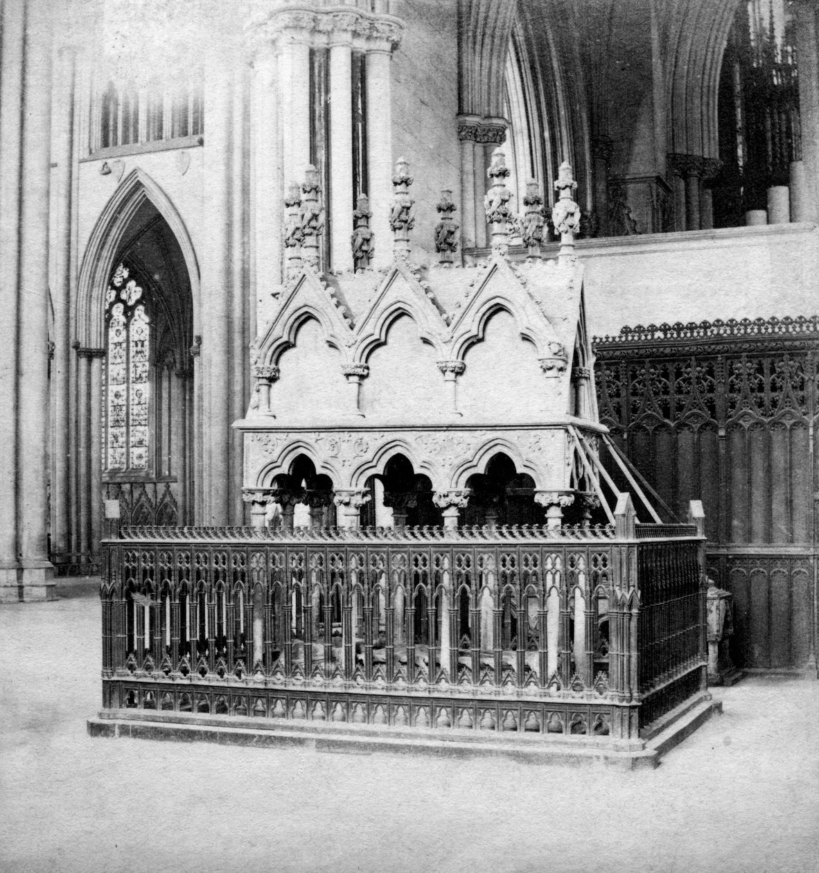 Monumento de Walter de Grey, York Minster, York, North Yorkshire, principios del siglo XX de George Washington Wilson