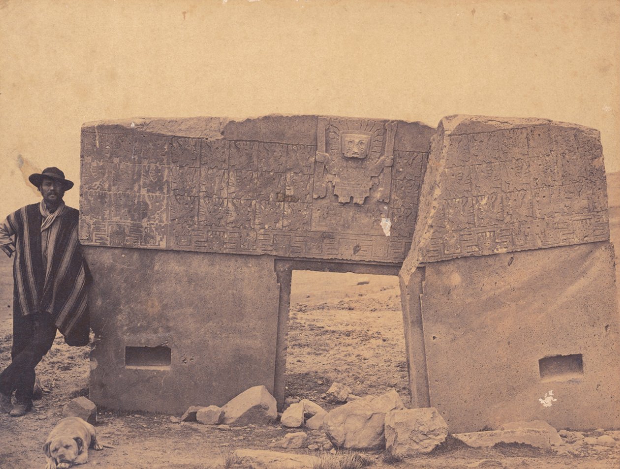 Alphons Stübel en el Portal del Sol, Tiahuanaco de Georges B. Von Grumbkow